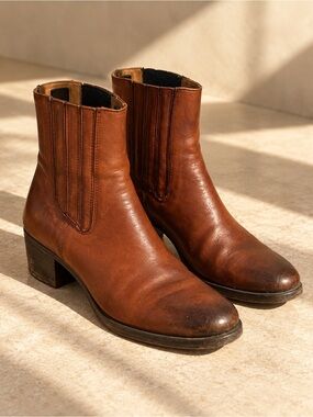 UGG Collection Chelsea Boot